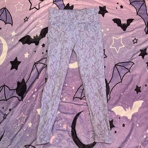 SIZE M BOOTY SCRUNCH LEGGINGS LIKE NEW PASTEL